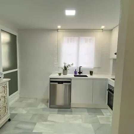 Ikram Front Beach Alboran, Casco Antiguo Appartement *