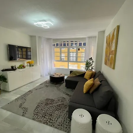 Appartement Ikram Front Beach Alboran, Casco Antiguo
