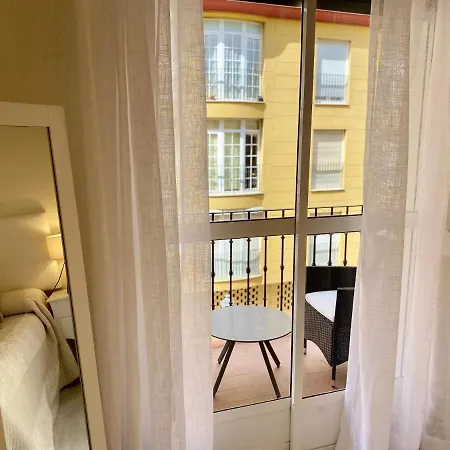 Appartement Ikram Front Beach Alboran, Casco Antiguo