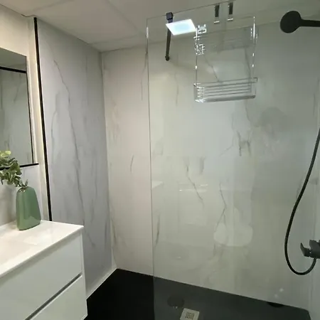 Apartamento Ikram Front Beach Alborán, Casco Antiguo *